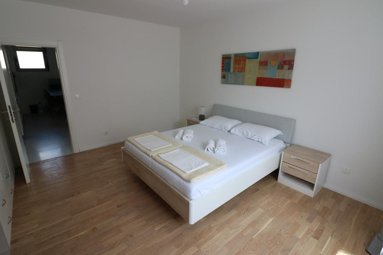 Apartment Sandrita Kotor Exterior photo